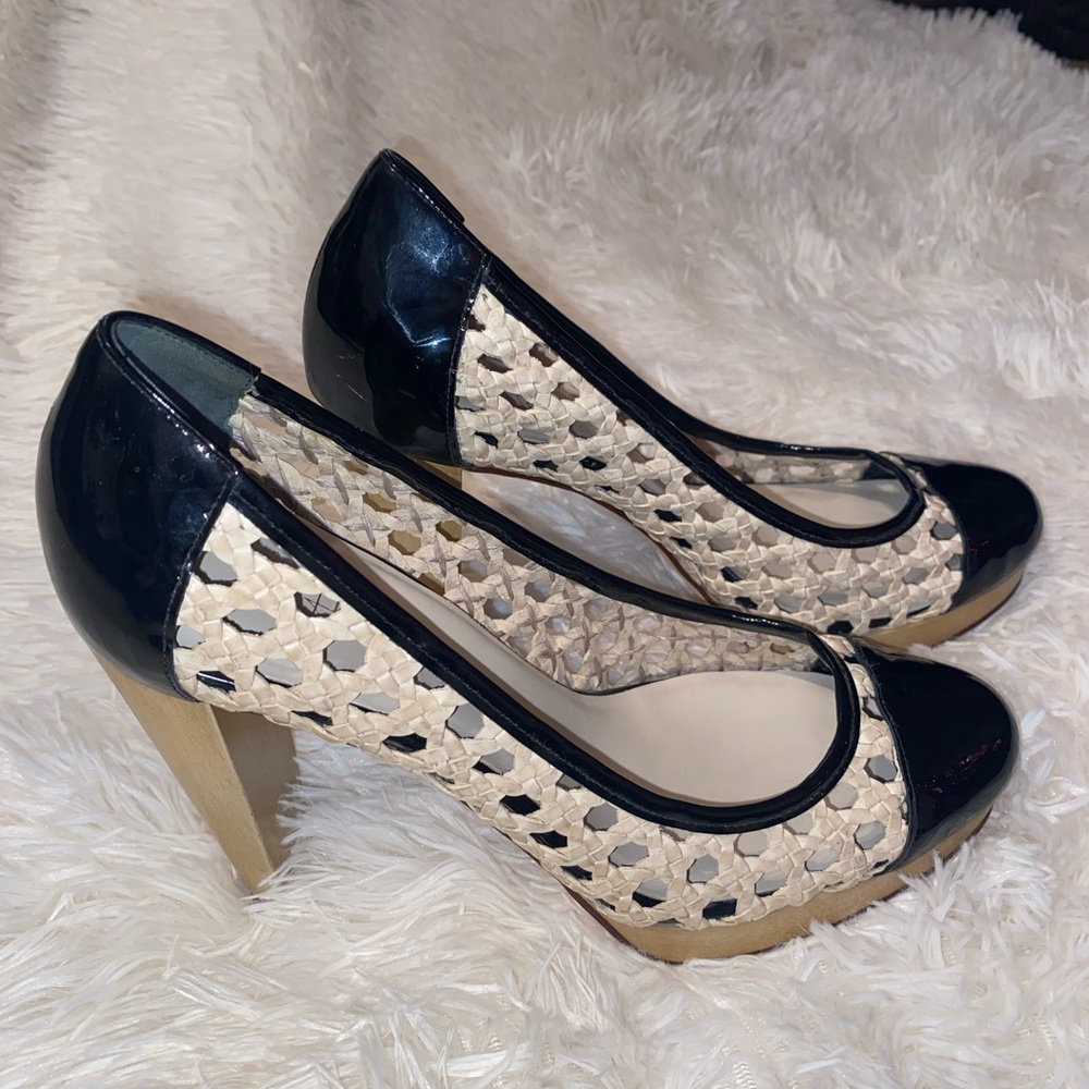 Cole Haan Women’s Nike air high heels size 9, black and beige leather.